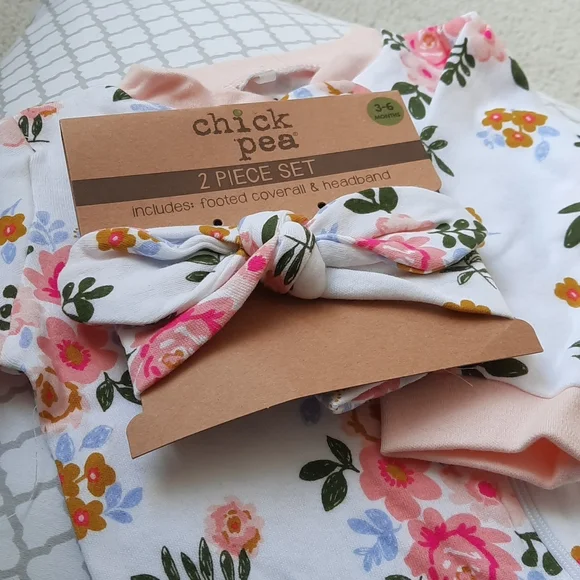 2 piece floral set. Footed onepice and headband - Picture 4 of 11